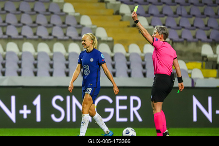 Chelsea FC v VfL Wolfsburg - UEFA Women's Champions League Quarter Final: Leg One-stock-foto