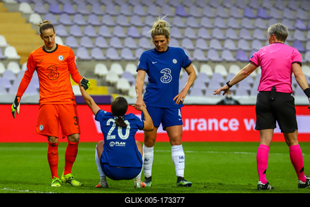 Chelsea FC v VfL Wolfsburg - UEFA Women's Champions League Quarter Final: Leg One-stock-foto