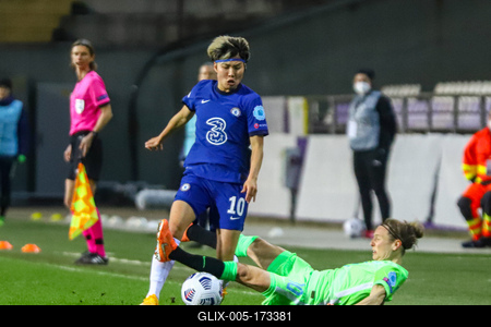 Chelsea FC v VfL Wolfsburg - UEFA Women's Champions League Quarter Final: Leg One-stock-foto