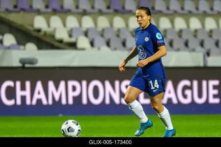 Chelsea FC v VfL Wolfsburg - UEFA Women's Champions League Quarter Final: Leg One-stock-foto