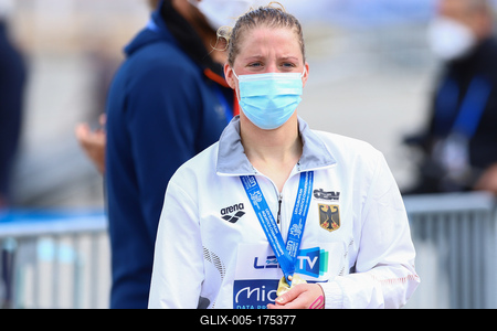 LEN European Aquatics Championships - SWIM-OPEN WATER 25KM - Woman-stock-foto