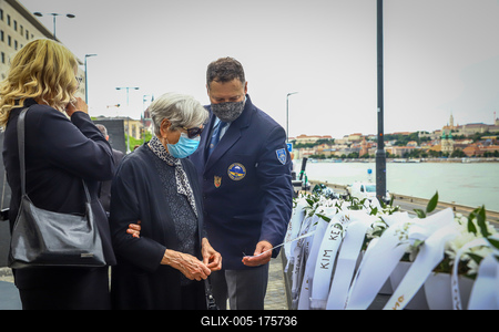 Danube shipwreck - The monument to the victims of the Mermaid was inaugurated-stock-foto