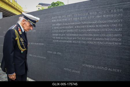 Danube shipwreck - The monument to the victims of the Mermaid was inaugurated-stock-foto