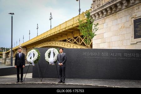 Danube shipwreck - The monument to the victims of the Mermaid was inaugurated-stock-foto