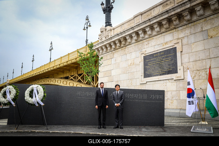 Danube shipwreck - The monument to the victims of the Mermaid was inaugurated-stock-foto