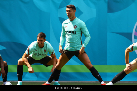 FBL-EURO-2020-2021-POR-TRAINING-stock-foto