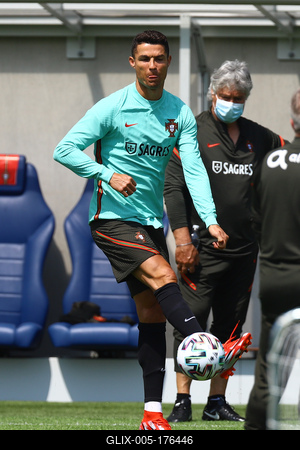 FBL-EURO-2020-2021-POR-TRAINING-stock-foto