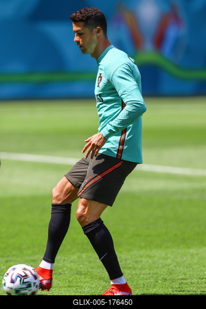 FBL-EURO-2020-2021-POR-TRAINING-stock-foto