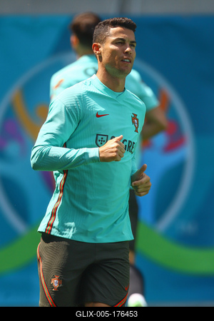 FBL-EURO-2020-2021-POR-TRAINING-stock-foto