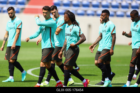 FBL-EURO-2020-2021-POR-TRAINING-stock-foto