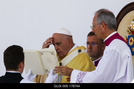POPE - FRANCIS - VISITS - BUDAPEST-stock-foto