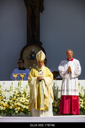 POPE - FRANCIS - VISITS - BUDAPEST-stock-foto