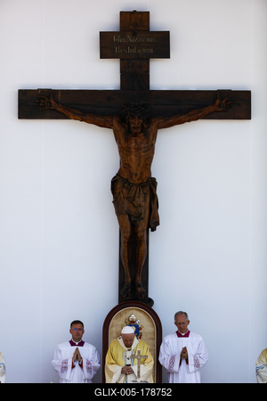 POPE - FRANCIS - VISITS - BUDAPEST-stock-foto