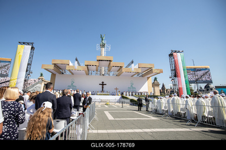 POPE - FRANCIS - VISITS - BUDAPEST-stock-foto