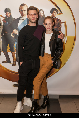 King’s Man: A kezdetek - Premier vetítése-stock-foto