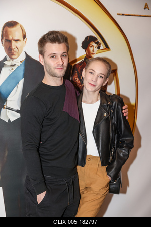 King’s Man: A kezdetek - Premier vetítése-stock-foto