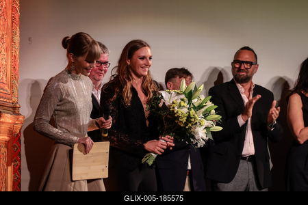 Katinka díszbemutató-stock-foto