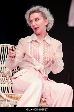 CSODÁLATOS VAGY, JÚLIA!-stock-foto