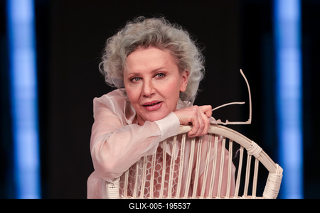 CSODÁLATOS VAGY, JÚLIA!-stock-foto