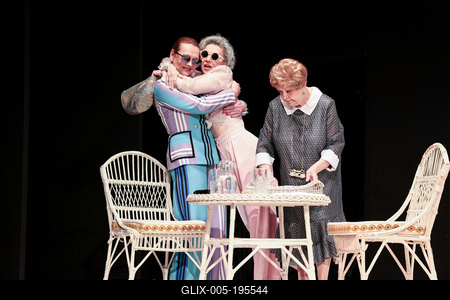 CSODÁLATOS VAGY, JÚLIA!-stock-foto