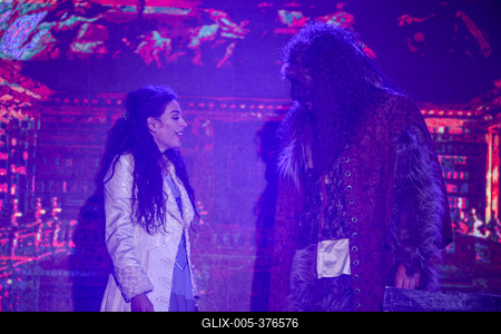 Ilyés Jenifer, Pintér Tibor-stock-foto