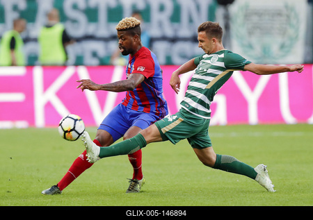 Ferencvarosi TC v Vasas FC - Hungarian OTP Bank Liga-stock-foto