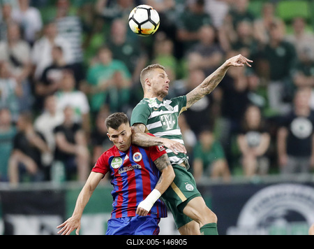 Ferencvarosi TC v Vasas FC - Hungarian OTP Bank Liga-stock-foto