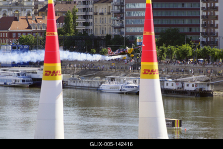 Red Bull Air Race Budapesten-stock-foto