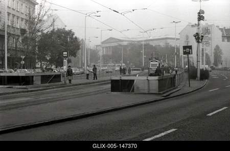 Archív fotó 1981 Kálvin tér villamos megálló és a metró aluljáró-stock-foto