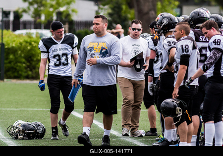 Kovács Sándor, korábbi amerikai futball játékos a magyar bajnokságban, jelenleg edző, védő kordinátor a Szekszárd Bad Bones csapatában, szakértő és sportriporter a Sport TV-ben-stock-foto