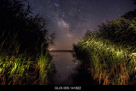 A tejút látképe a Kis-Balaton nádasából.-stock-foto
