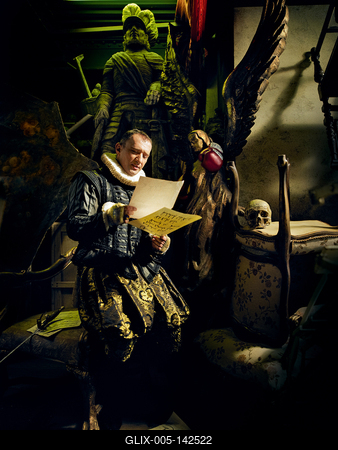 Az EVIG SE színeiben kezdett bokszolni 1985-ben. Három különböző súlycsoportban(légsúly, harmatsúly, pehelysúly) ért el eredményeket.Amatőr mérlege: 287 mérkőzés. 268 győzelem1997 októberétől lett a Universum Box-Promotion sportolója.1997. december 13-án Hamburgban mutatkozott be a profik között, a francia Ahmed Laint KO-val győzte le. 1999 májusában a Nabaloum Dramane elleni mérkőzésen a WBC nemzetközi bajnoka lett. 1999 novemberében orrcsonttörést szenvedett. 2000 júniusában Steve Robinson legyőzésével profi Európa-bajnok lett. 2001 januárjában Antonio Díaz kiütésével megszerezte a WBO világbajnoki címét. Következő mérkőzésén, június 16-án Julio Pablo Chacon kiütötte a 6. menetben, ezzel elveszítette világbajnoki övét. Ezután egy mérkőzést megnyert, de 2002 márciusában bejelentette visszavonulását.  Eredményei: 22 győzelem (11 KO) és 1 vereség (KO).A Magyar Ökumenikus Segélyszervezet Jószolgálati Nagykövete. Az RTL Klub, a SportKlub és a Lánchíd rádió állandó munkatársa. 2011-től az MTV-ben is jelentkezett egy olimpiai magazinnal.-stock-foto