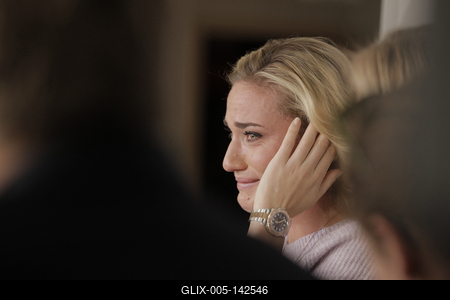 Korábbi partnerével, a francia Kristina Mladenoviccsal versenyez a jövőben párosban Babos Tímea, aki vasárnap Andrea Hlavackovával megnyerte a hétmillió dollár összdíjazású szingapúri tenisz WTA-világbajnokságot, ezzel ő lett az első magyar, aki ezt a címet elérte.A MOL által szervezett sajtótájékoztatón a fiatal klasszis egészen elérzékenyült, amikor a szezon nehézségeiről beszélt. Babos Tímea (Sopron, 1993. május 10. –) magyar hivatásos teniszezőnő, párosban a 2017-es WTA Finals-győzteseként az első magyar női teniszvilágbajnok, háromszoros junior Grand Slam-tornagyőztes, ifjúsági olimpiai bronzérmes, kétszeres olimpikon. 2015-ben a magyar teniszsport történetében elsőként indulási jogot nyert a WTA Finals párosok mezőnyébe.-stock-foto