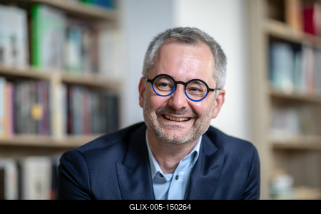 2018.10.02. Barabási Albert László magyar fizikus, hálózatkutató, a Magyar Tudományos Akadémia külső tagja. Fotó: Pictorial Collective-stock-foto