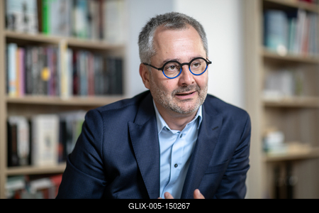 2018.10.02. Barabási Albert László magyar fizikus, hálózatkutató, a Magyar Tudományos Akadémia külső tagja. Fotó: Pictorial Collective-stock-foto