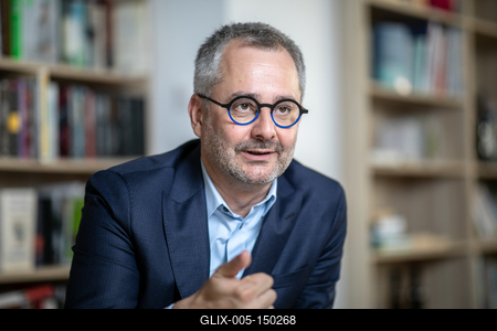 2018.10.02. Barabási Albert László magyar fizikus, hálózatkutató, a Magyar Tudományos Akadémia külső tagja. Fotó: Pictorial Collective-stock-foto