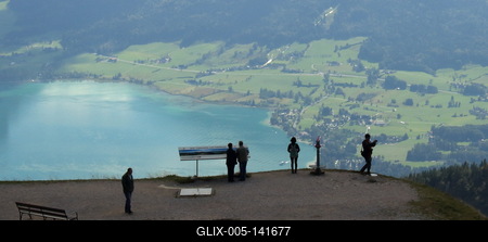 Gyönyörű kilátás a völgybe Schafbergspitzről-stock-foto