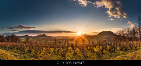 Naplemente Káptalantóti közelében-stock-foto