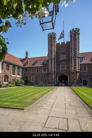 Egyetemi épület belső udvara, Cambridge.-stock-foto
