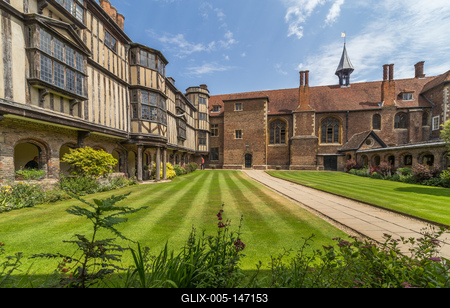 Egyetemi épület belső udvara, Cambridge.-stock-foto