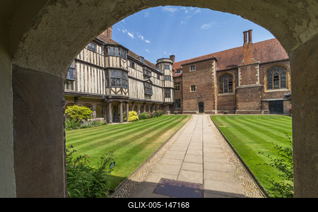 Egyetemi épület belső udvara, Cambridge.-stock-foto