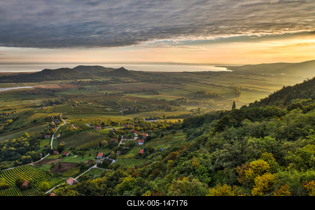 Őszi tájkép a Balaton-felvidékről-stock-foto