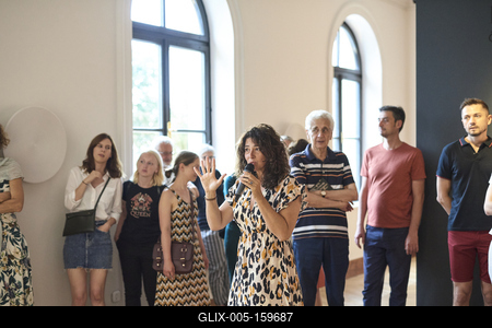 Így látjuk mi... Öntárgyiasítás, női pozíciók című kiállítás az  Ybl Budai Kreatív Házban-stock-foto