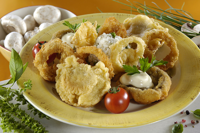 Gomba és hagyma kétféleképp sütve-stock-foto