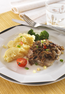 gombás ponty tejfölben sütve1-stock-foto