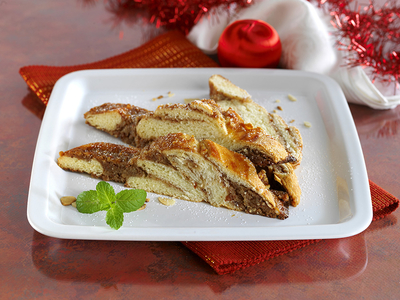 Karácsonyi mézes-mandulás kalács1-stock-foto