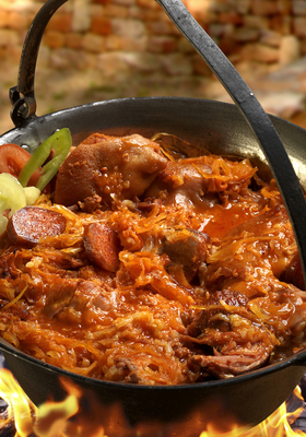 káposzta csupa disznósággal-stock-foto