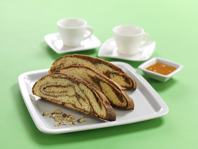 karácsonyi mézes-mandulás kalács2-stock-foto