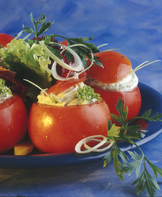 Juhsajttal töltött paradicsom-stock-foto