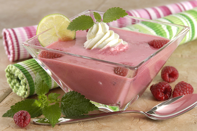 hideg málnaleves-stock-foto